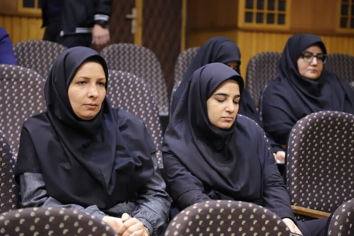 مسیر حل مشکلات کشور از جاده علم می گذرد/ دانشگاهیان چه گفتند؟