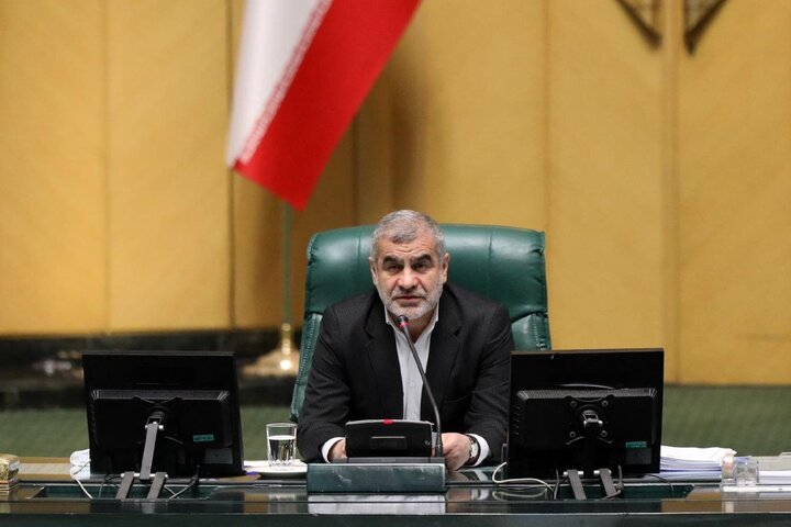 قرائت نامه کوچکزاده در مجلس؛ نگفتم کل بودجه مجلس صرف نمایندگان میشود