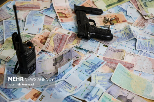 ملکه کلاهبرداری ۴ خانه در تهران خرید؛ رمال معروفی که مسلح بود