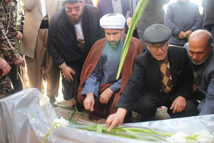 پیکر شهید گمنام در کامیاران به خاک سپرده شد