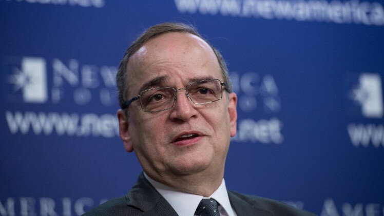 ادعای رئیس به اصطلاح ائتلاف ملی مخالفان سوریه: در امور داخلی کشورهای همسایه دخالت نمیکنیم