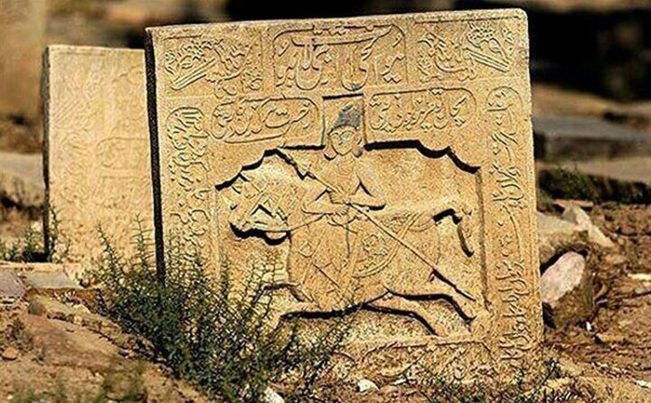 سنگنوشتههایی که زمان را جاودانه کردند؛ روایت ماده تاریخ در تخت فولاد اصفهان