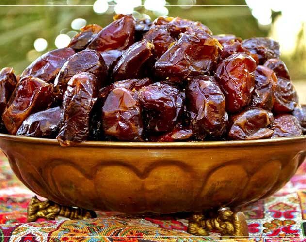 تیغ تعرفه و محدودیت صادرات زیر گلوی فعالان نخل و خرما تیغ تعرفه و محدودیت صادرات زیر گلوی فعالان نخل و خرما