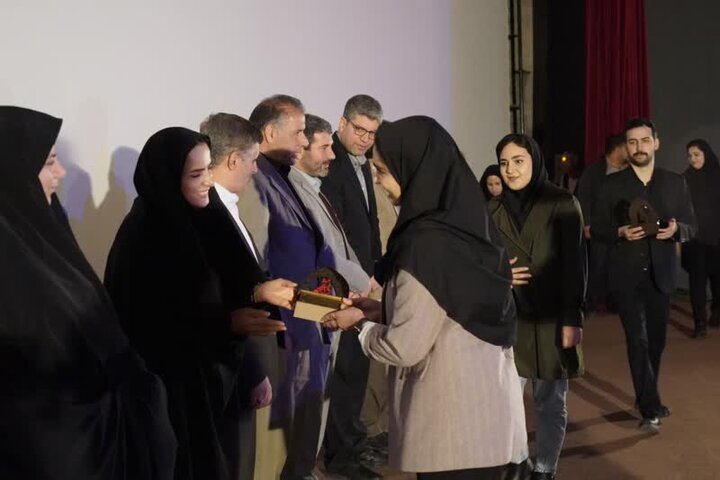 جشن روز دانشجو در دانشگاه آیتالله بروجردی برگزار شد