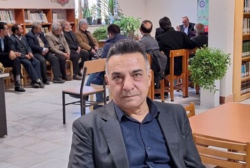 متولیان فرهنگی در آموزش شاعران اهتمام جدی داشته باشند