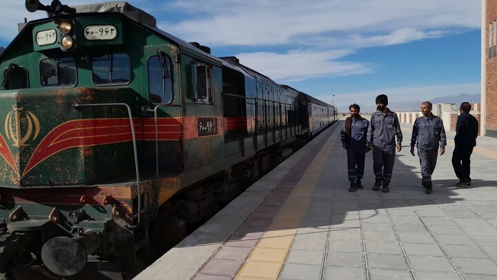 رام دوم قطار مسافربری خاش به زاهدان و بالعکس راهاندازی شد