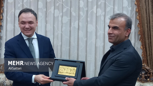 معاون استاندار هرمزگان: صندوق سرمایهگذاری مشترک بین هرمزگان و کشور قرقیزستان ایجاد شود