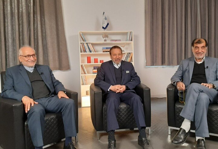 باهنر: خدماتی که نظام جمهوری اسلامی داشته است، خدمات بسیاری است