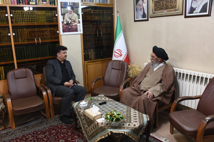 امام جمعه اصفهان: باید فشار از روی مردم کم شود امام جمعه اصفهان: باید فشار از روی مردم کم شود