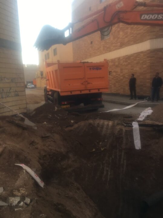 فرونشست زمین در بهارستان / منازل مسکونی تخلیه شد فرونشست زمین در بهارستان / منازل مسکونی تخلیه شد