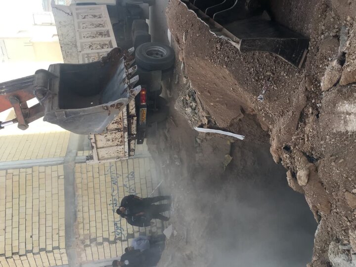 فرونشست زمین در بهارستان / منازل مسکونی تخلیه شد فرونشست زمین در بهارستان / منازل مسکونی تخلیه شد