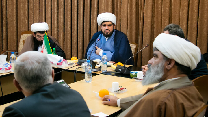 انجام خدمات مشاوره به آسیب دیدگان مکاتب و جریانهای انحرافی