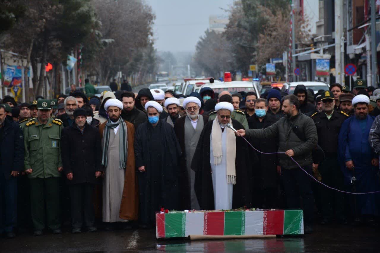 آغوش زمین آرامگاه فرشتهای گمنام