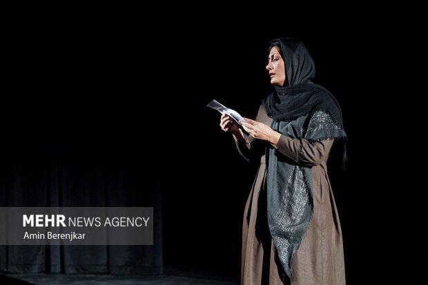 رونمایی از طرح آینه در آینه حوزه هنری فارس در پردیس سینمایی استاد امین تارخ با اجرای نمایش بی دوران (زندگی شهید سرلشکر خلبان عباس دوران)
