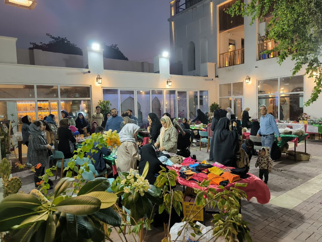 نمایشگاه دستاوردهای زنان بوشهر گشایش یافت