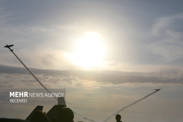 Kiş Adası'ndaki hava gösterisinden fotoğraflar