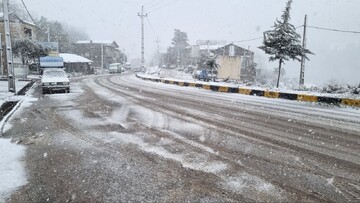 تردد در محورهای کوهستانی رودبار با زنجیر چرخ امکان پذیر است