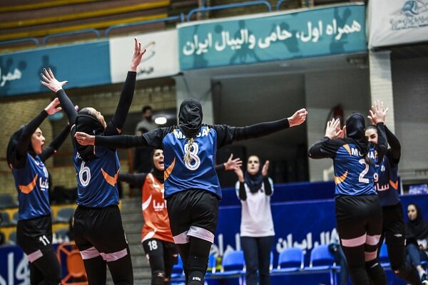 نارنجیپوشان تهرانی صدرنشین لیگ والیبال بانوان ماندند