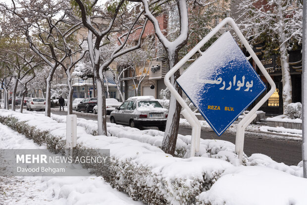 بارش برف پاییزی در مشهد