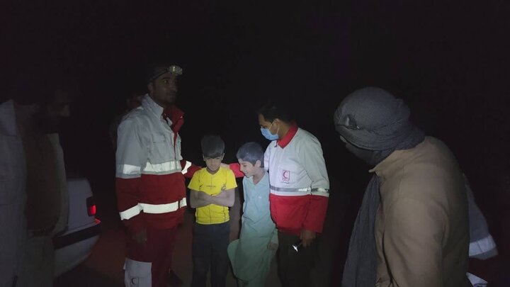 هلال احمر ۲ کودک مفقود شده در قلعه گنج را پیدا کرد