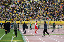 چرا مسئولان باشگاه پرسپولیس نمی‌توانند «گاریدو» را برکنار کنند؟