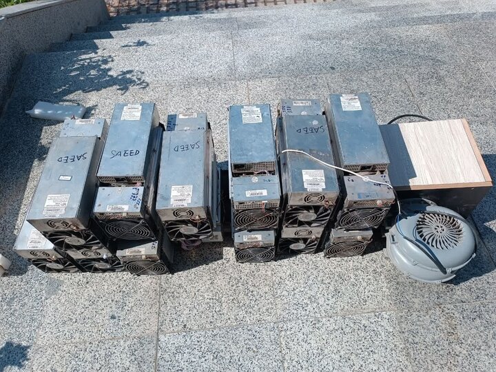 دستگاههای استخراج ارز دیجیتال در «دیلم» کشف شد دستگاههای استخراج ارز دیجیتال در «دیلم» کشف شد