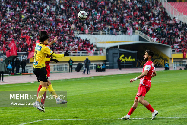 لیگ برتر فوتبال - سپاهان و پرسپولیس