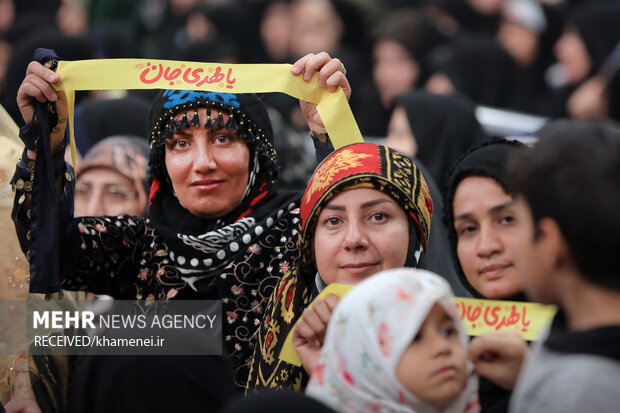 دیدار هزاران نفر از زنان و دختران با رهبر معظم انقلاب