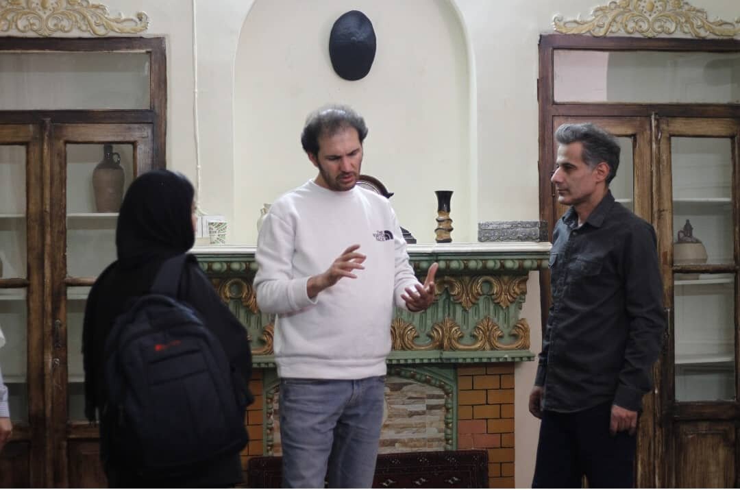 «دستمزد» و ماجرای فروش عتیقههای خانه پدری «دستمزد» و ماجرای فروش عتیقههای خانه پدری