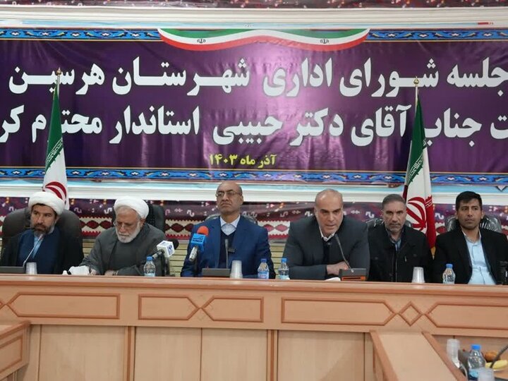 استاندار کرمانشاه: حل مشکلات مردم با حضور میدانی امکانپذیر است