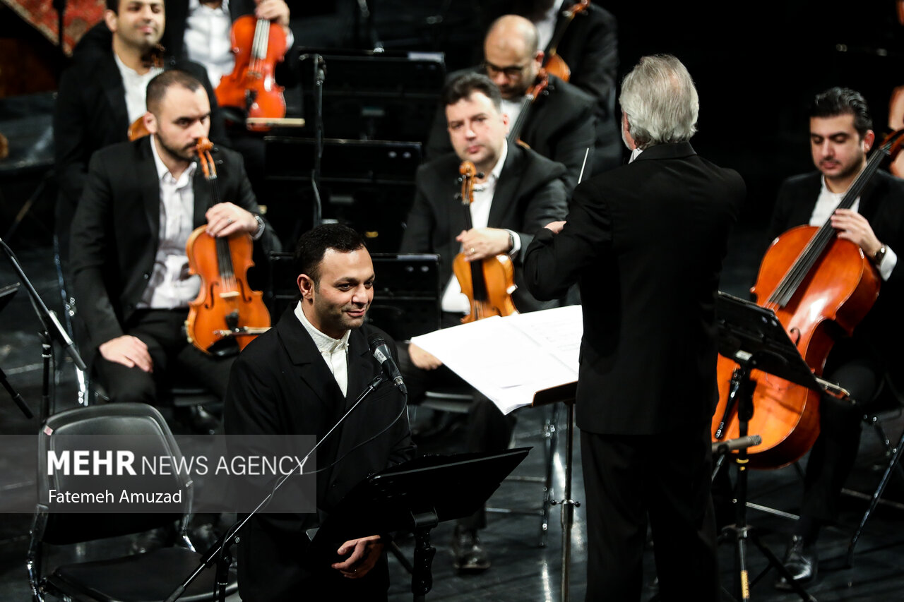 لبخندِ تالار وحدت در کاربردیترین کنسرت ارکستر ملی؛ لطفا به این پیشنهادها فکر کنید لبخندِ تالار وحدت در کاربردیترین کنسرت ارکستر ملی؛ لطفا به این پیشنهادها فکر کنید