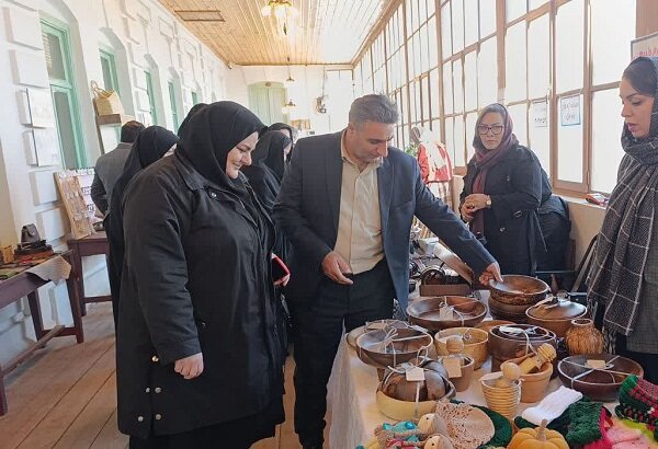 برپایی نمایشگاه یلدایی بانوان کارآفرین در آستارا