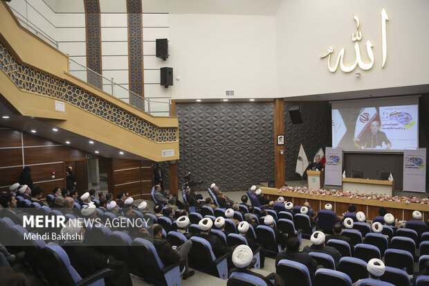 همایش علوم انسانی و راهبرد مقاومت در قم