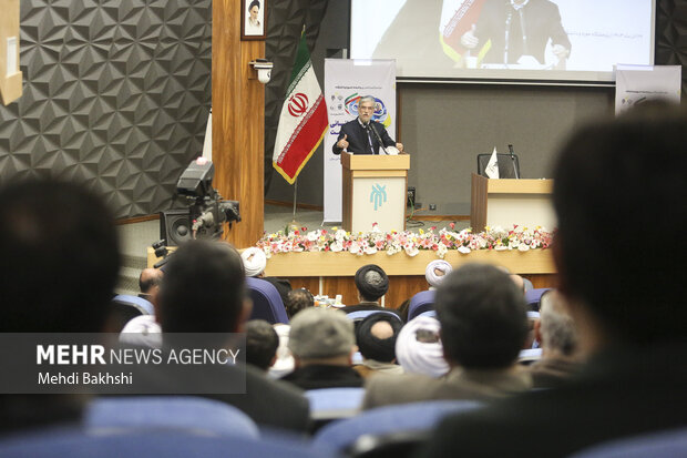 همایش علوم انسانی و راهبرد مقاومت در قم