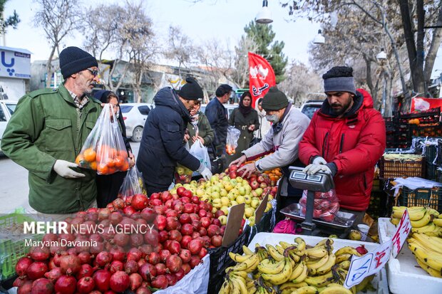 حال و هوای بازار یلدا در بجنورد