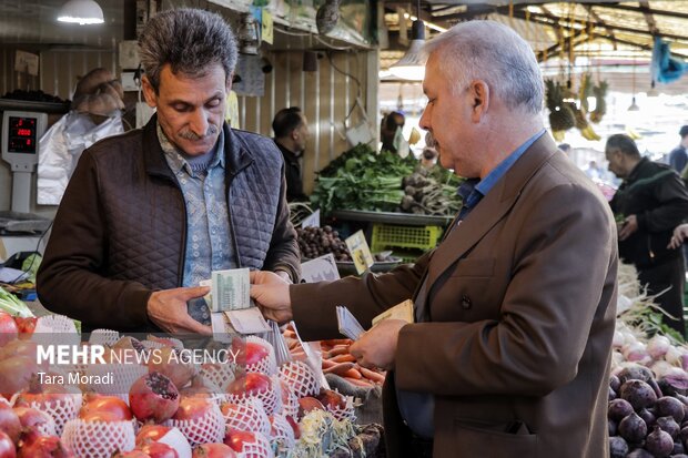 بازار شب یلدا در رشت