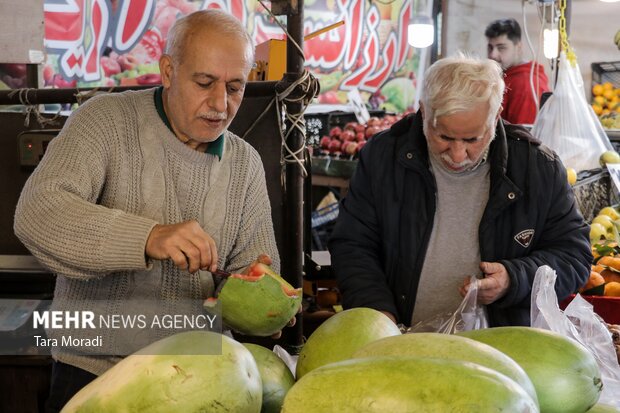 بازار شب یلدا در رشت