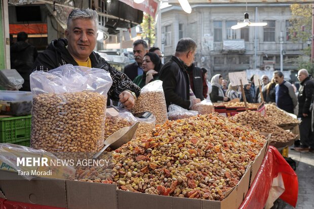 بازار شب یلدا در رشت