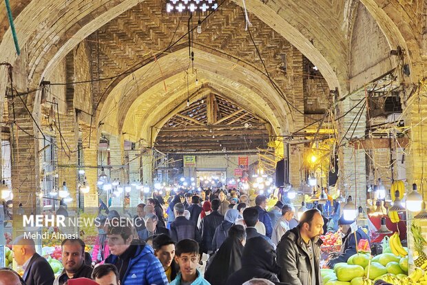 بازار سنتی زنجان در آستانه شب یلدا