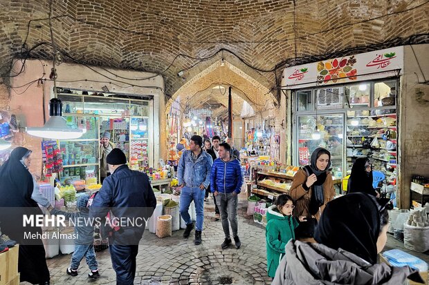 بازار سنتی زنجان در آستانه شب یلدا