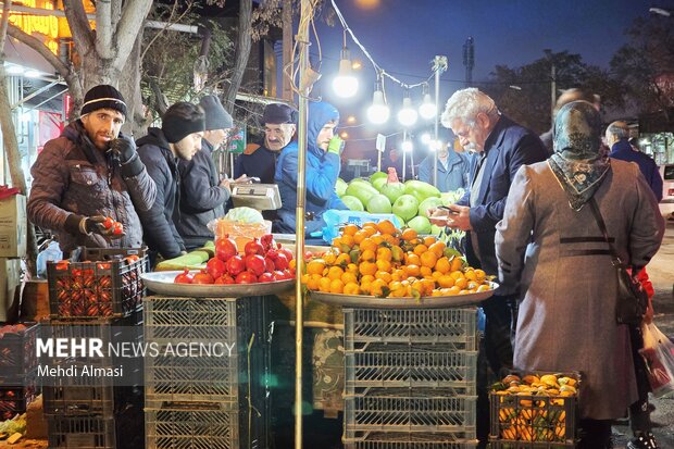 بازار سنتی زنجان در آستانه شب یلدا