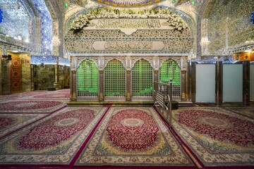 گل آرایی زیبای حرم امیرالمومنین(ع) در سالروز ولادت حضرت زهرا (س)