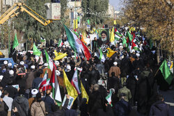 مردم قم راهپیمایی جشن پیروزی و نصرالهی برپا می کنند