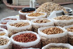 بازار شب یلدای خرم‌آباد