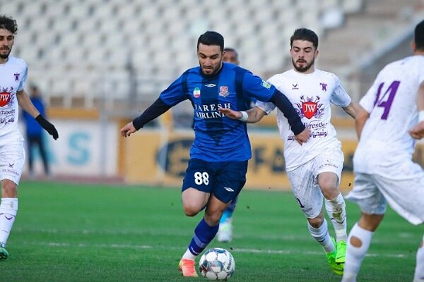 الهامی مُچ رحمتی را در تهران خواباند الهامی مُچ رحمتی را در تهران خواباند