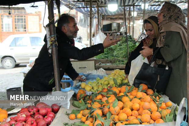 بازار شب یلدا در گرگان