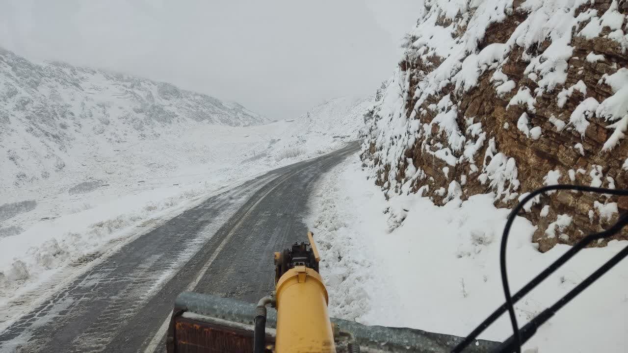 سروآباد،برفروبي،زنجيرچرخ،راهداران