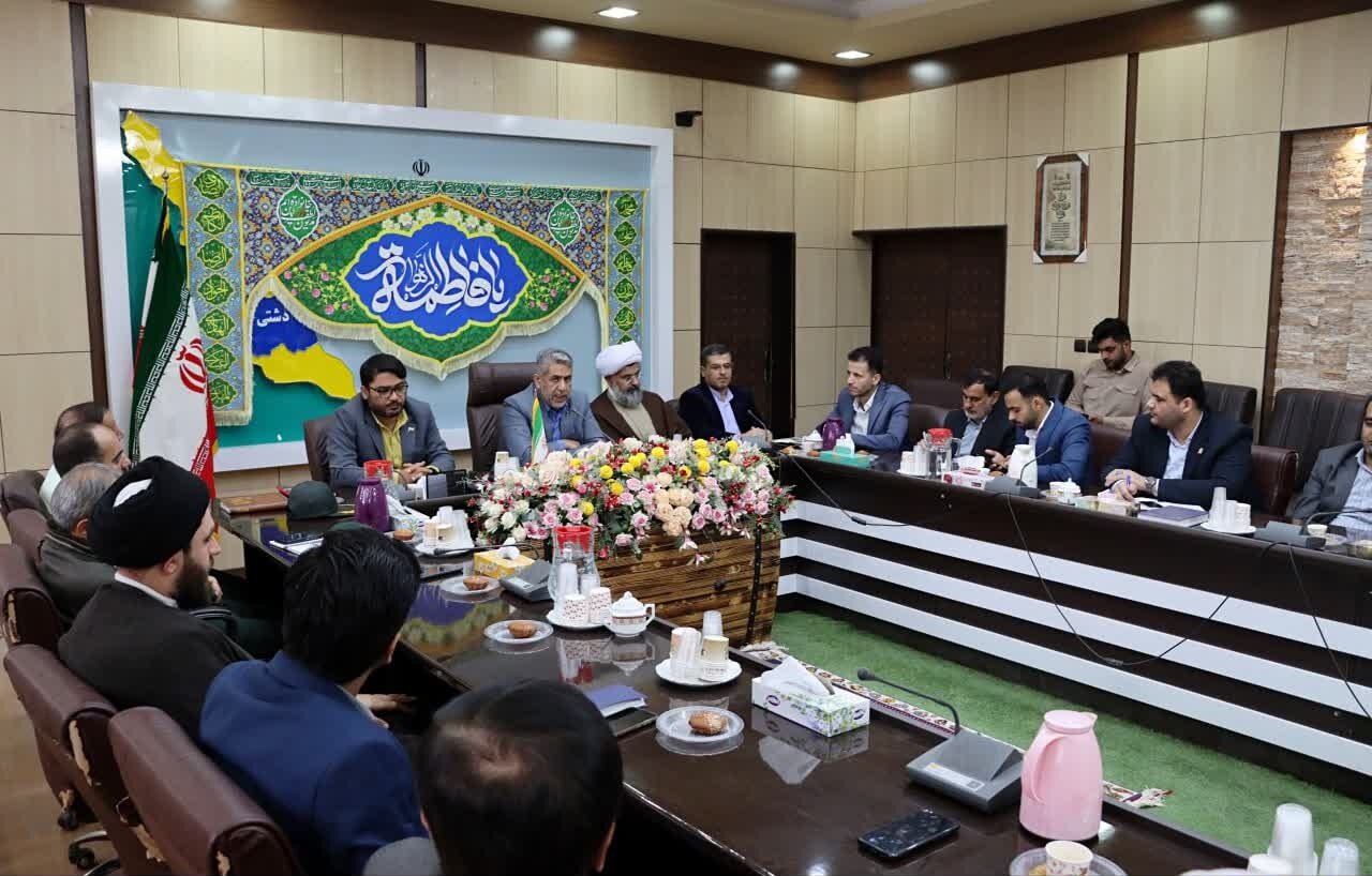 نهادینهسازی احسان به والدین در جامعه ضروری است