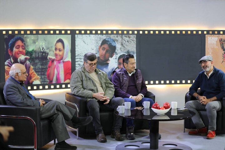 هوشنگ مرادی کرمانی: کودکان بزرگ شدند اما نیمکتها نه!