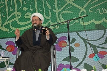 حضرت فاطمه (س) الگوی کاملی برای انسانیت هستند